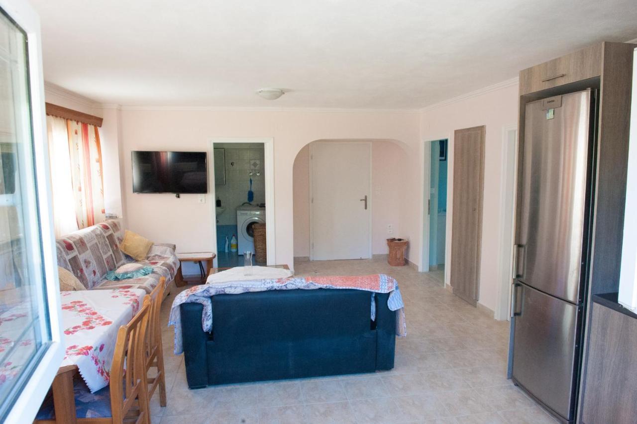 Olives Estate Apartments Grande プレベザ エクステリア 写真
